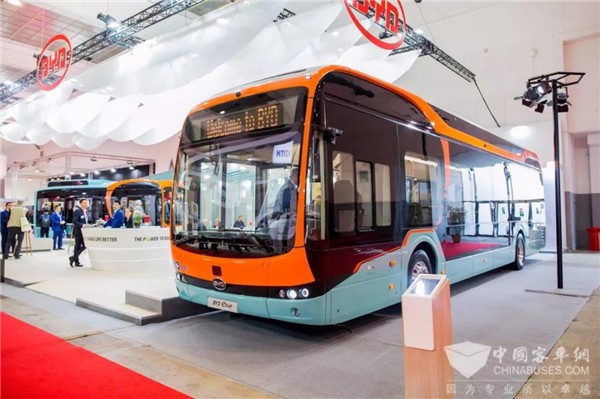未来巴士惊艳亮相 比亚迪“抢眼”世界客车博览会