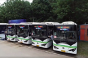 长沙新型比亚迪智能公交车尾自带红绿灯：防视线受阻