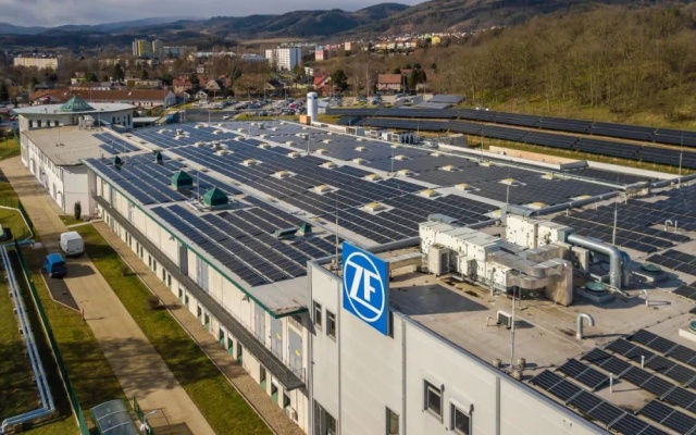 安装3400块太阳能模块 采埃孚首家零排放工厂启用